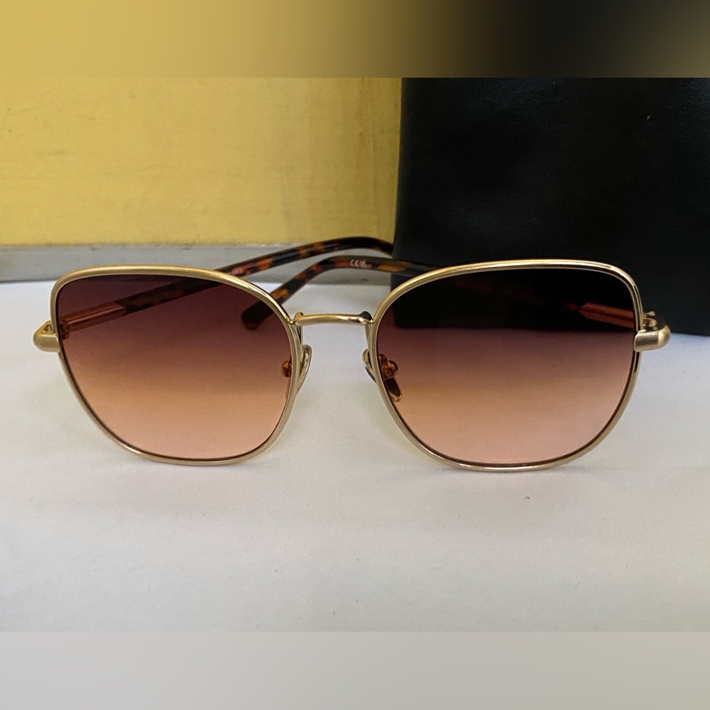 Quay Australia Gold Frame Sunglasses with tinted Lenses and tortoise shell New